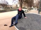 Troch� zabawy przed Notre Dame